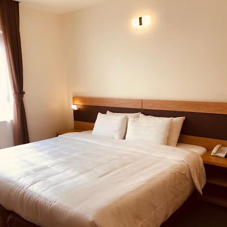 Punt Hotel Hai Phong Exterior photo